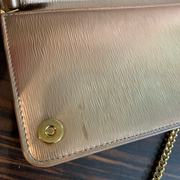 Authentic Prada Crossbody / Wallet on Chain - Picture 15 of 16